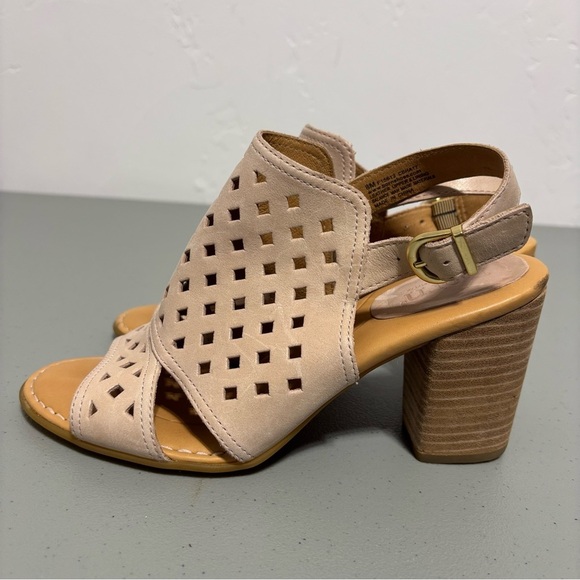 Born Women's Sandals Heels Block Size 8M Ankle Buckle Leather Taupe Neutral - Picture 5 of 10